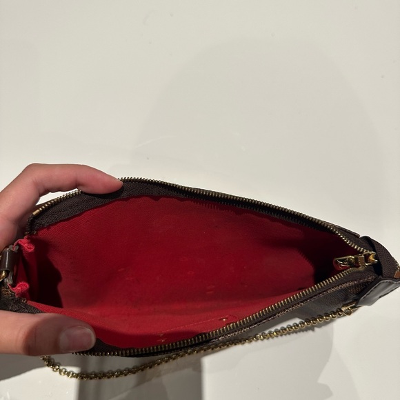 Luis Vuitton clutch - Picture 2 of 4